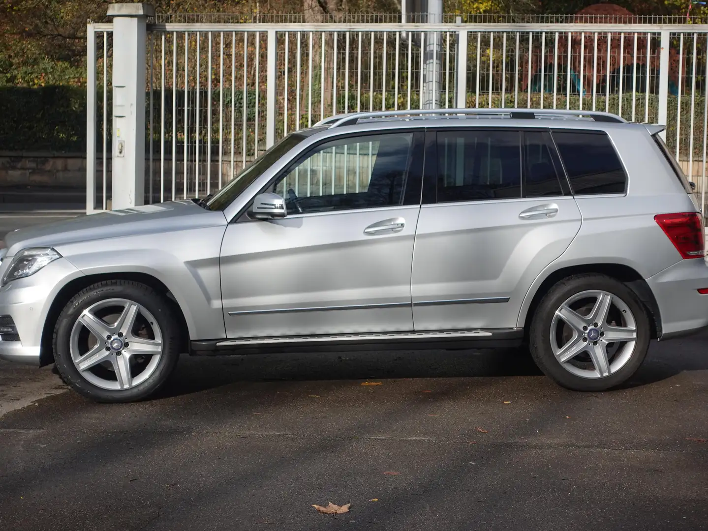 Mercedes-Benz GLK 350 GLK 350 4Matic AMG Paket Comand 360° Kamera ILS Silber - 2