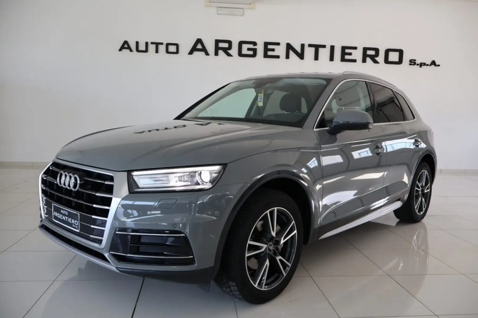 Audi Q5 30 TDI S tronic Business Design SOLI 44.203 KM!!!! Gris - 1