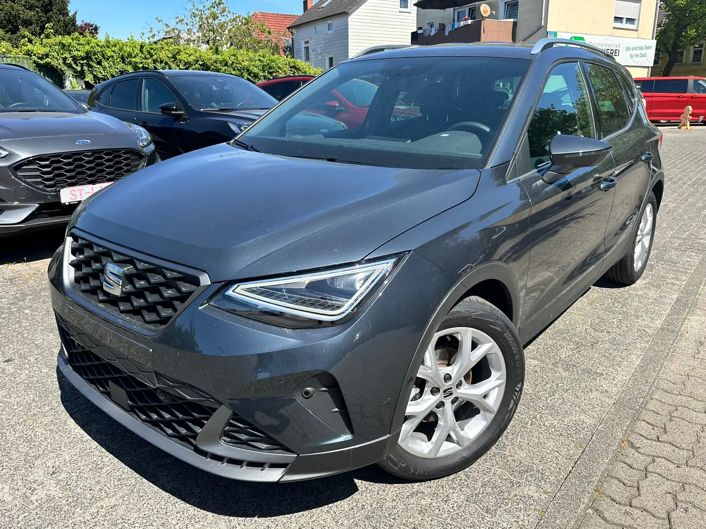 SEAT Arona FR LED, RFK, Klimaautomatik Grau - 1