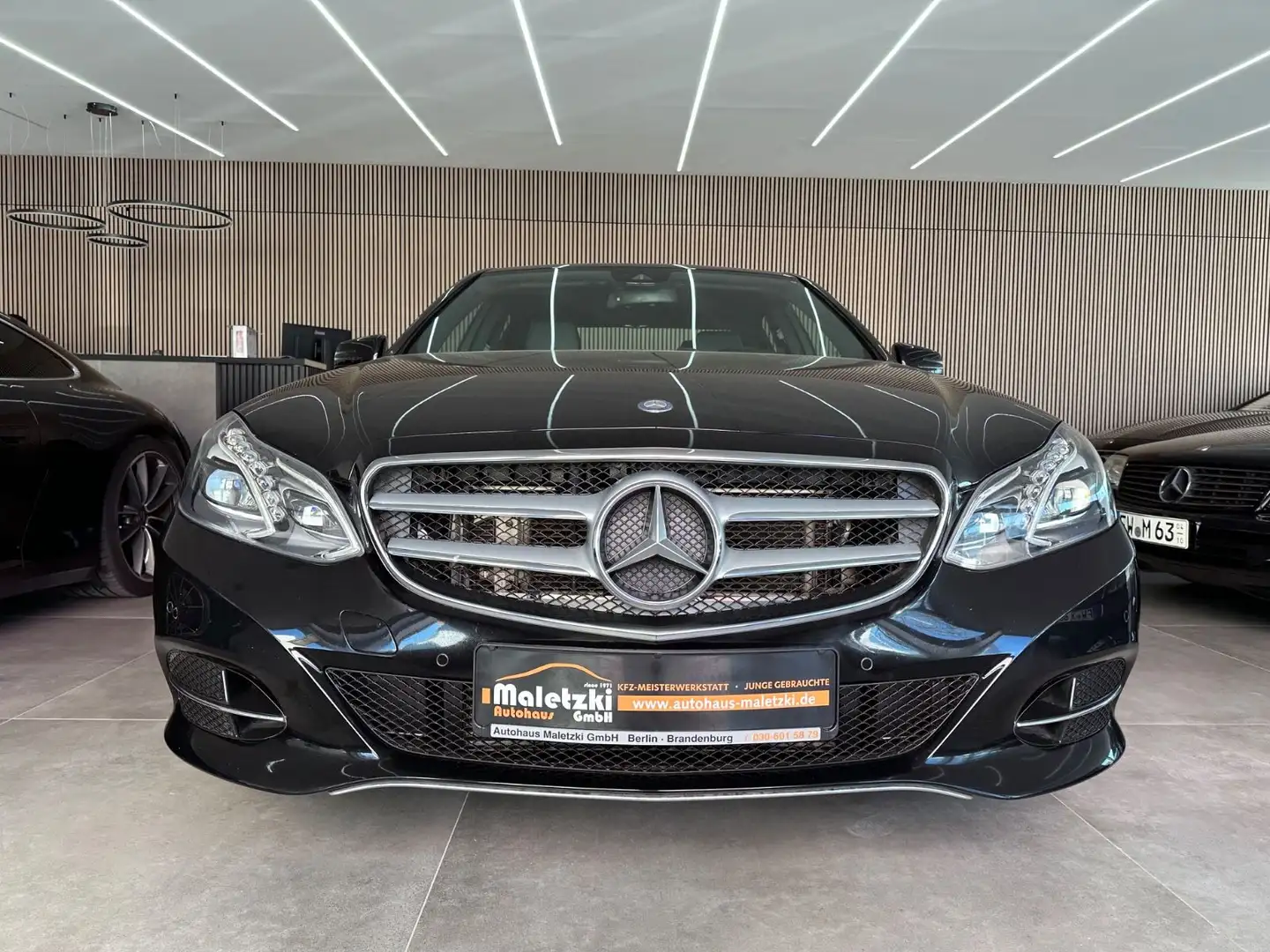 Mercedes-Benz E 200 CDI BlueTec*LED*Navi*SHZ*Tempomat* Schwarz - 2