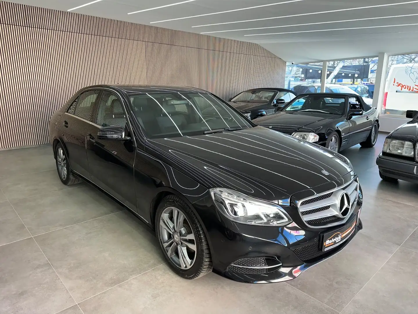 Mercedes-Benz E 200 CDI BlueTec*LED*Navi*SHZ*Tempomat* Schwarz - 1