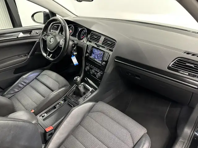 Volkswagen Golf view 12