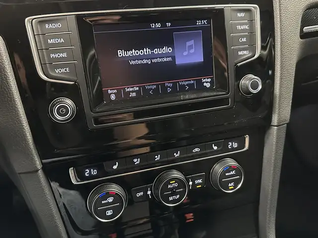 Volkswagen Golf view 30