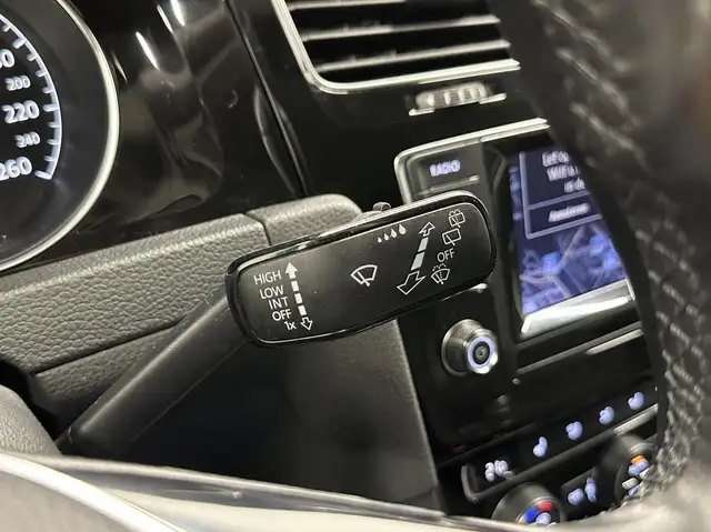 Volkswagen Golf view 24