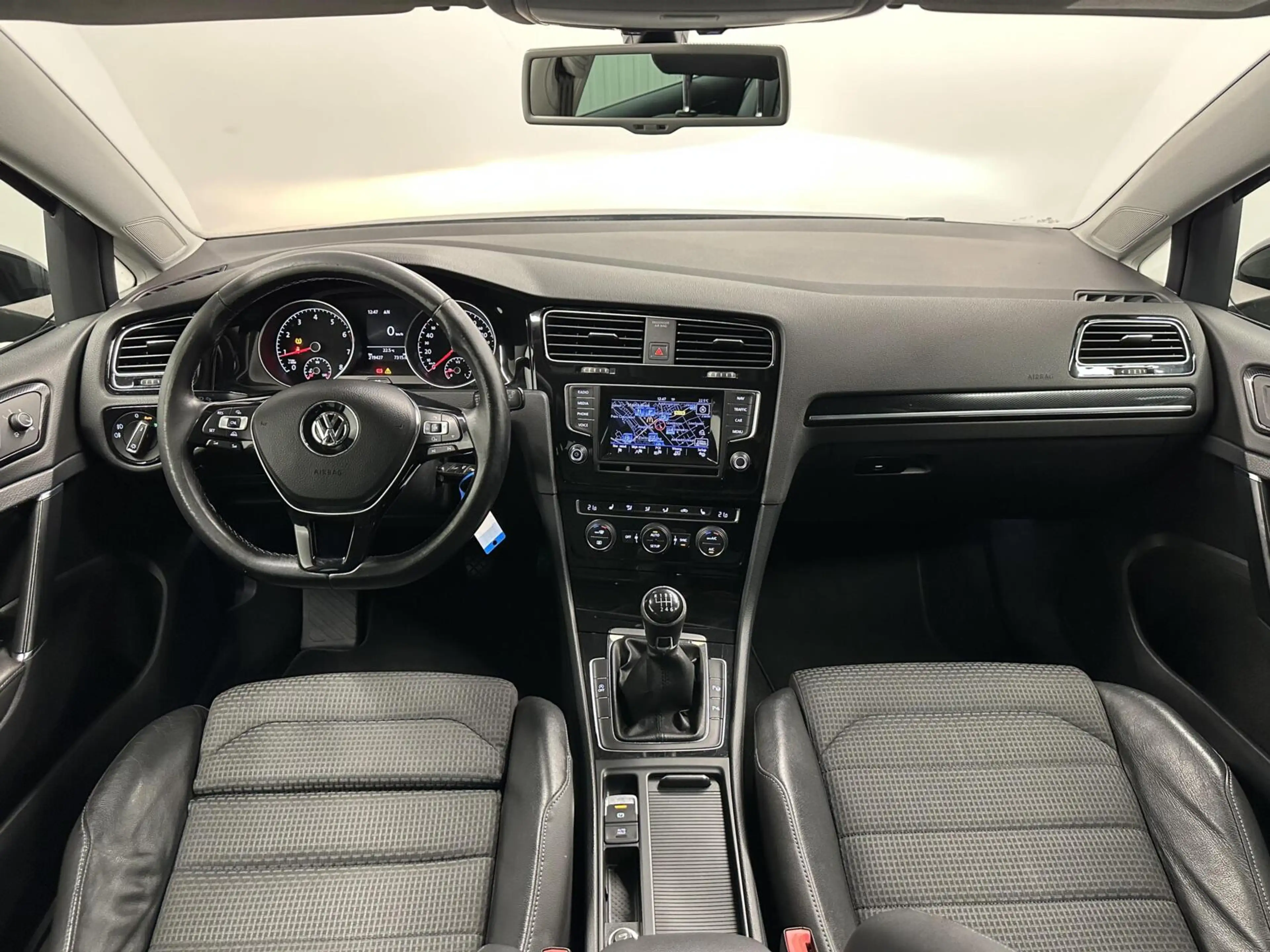 Volkswagen Golf 1.4 TSI ACT Highline NAVI CRUISE ECC LM TREKHAAK. — photo 2