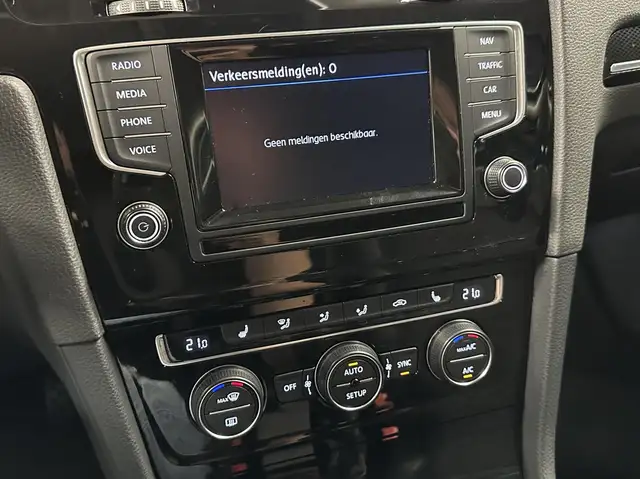 Volkswagen Golf view 28