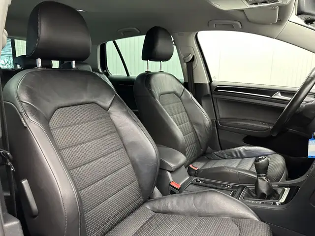 Volkswagen Golf view 13