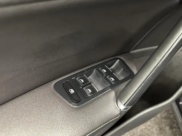 Volkswagen Golf view 18