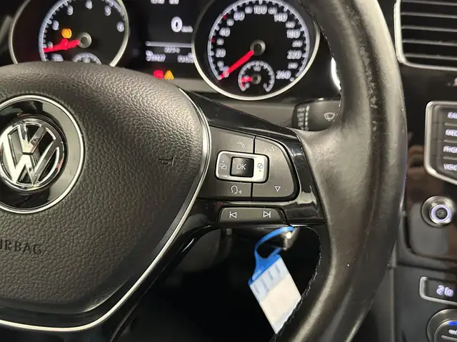 Volkswagen Golf view 22