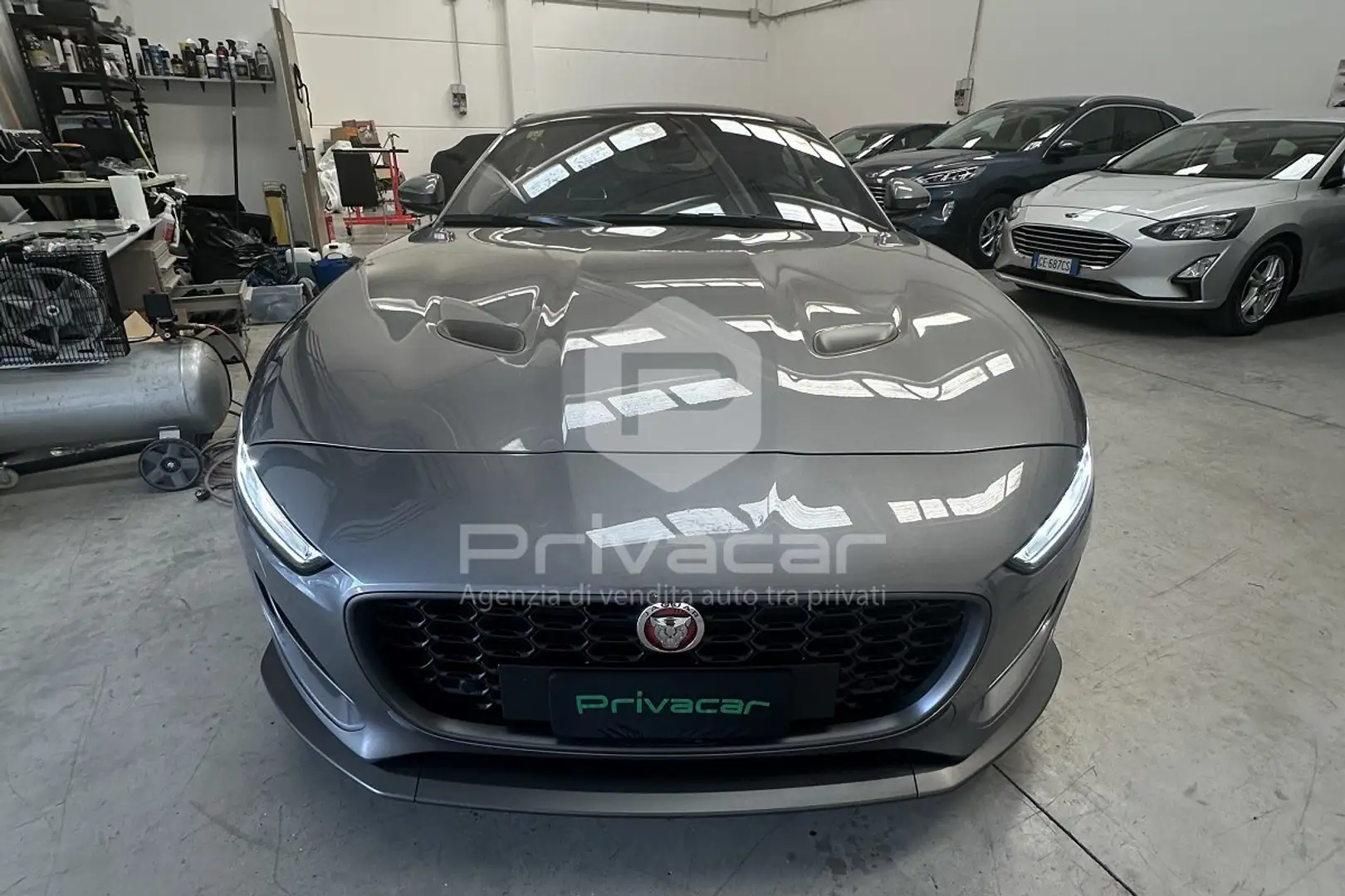Jaguar F-Type 2.0 aut. Coupé First Edition Ezüst - 2