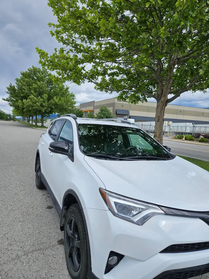 Toyota RAV 4 снимка Toyota RAV 4