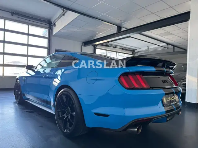Ford Mustang view 13