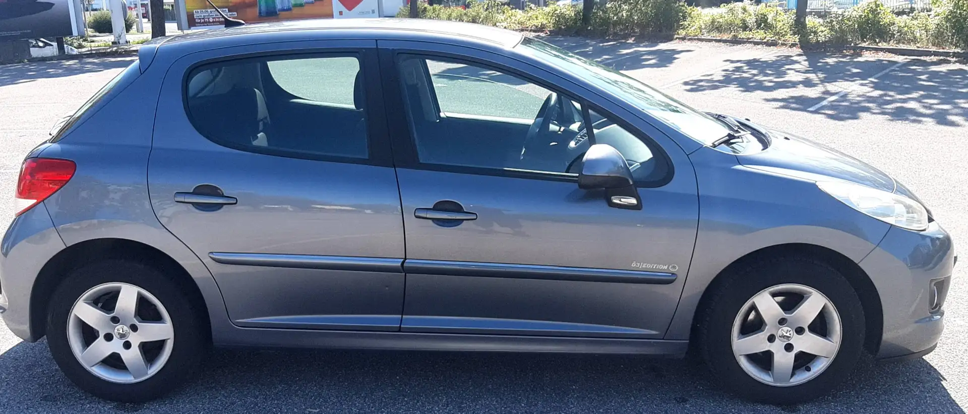 Peugeot 207 207 1,4 **NEUES PICKERL bis 09.2027** Grau - 2