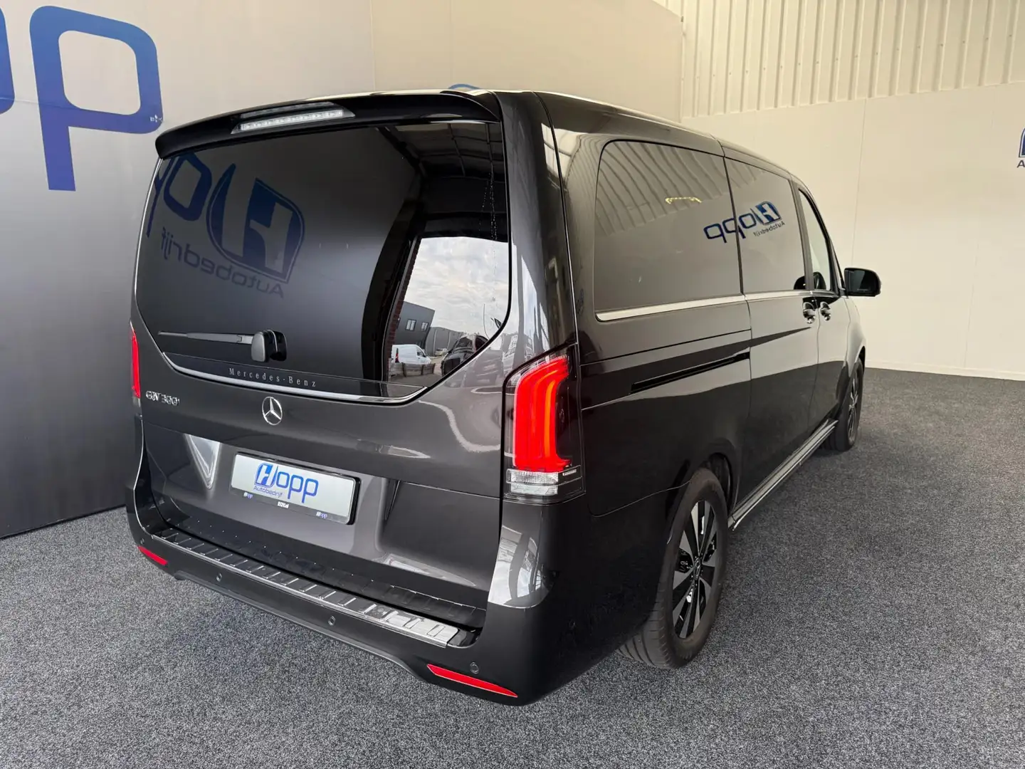 Mercedes-Benz EQV 300 L2 - 8-pers AMG Facelift - Inter. & Exterieur pakk Gris - 2