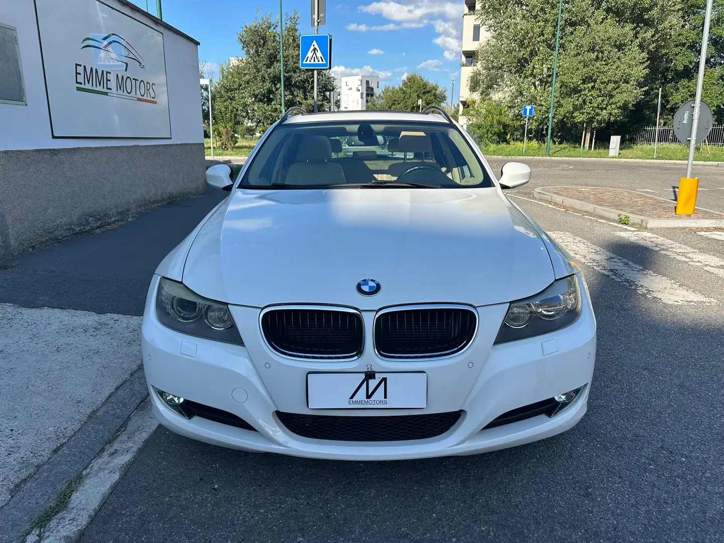 BMW 320 d E91 Touring Touring Eletta - AUT/TETTO/PDC/XENON Bianco - 2