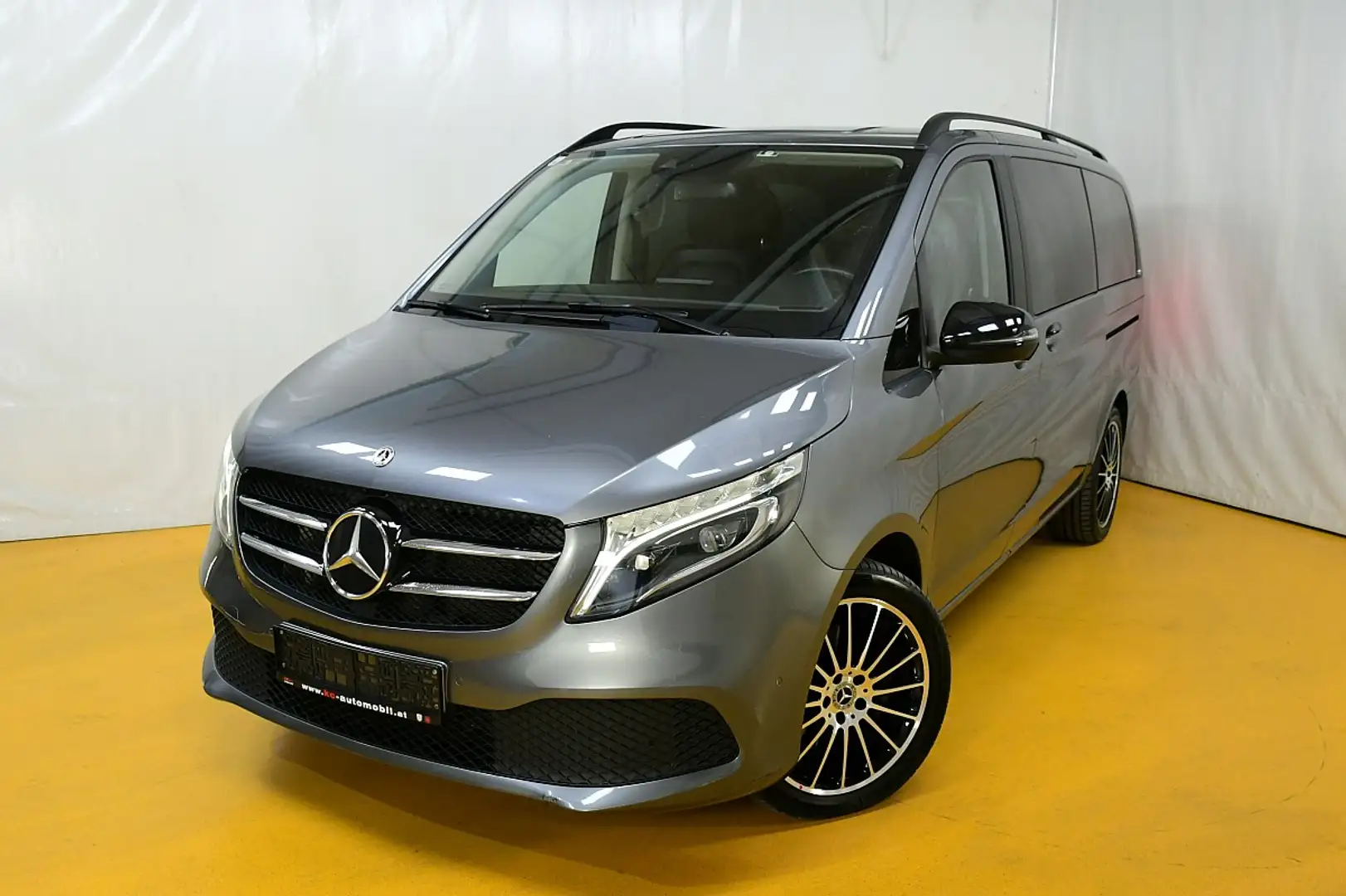 Mercedes-Benz V 250 d Kombi 4MATIC lang Aut. Gris - 1