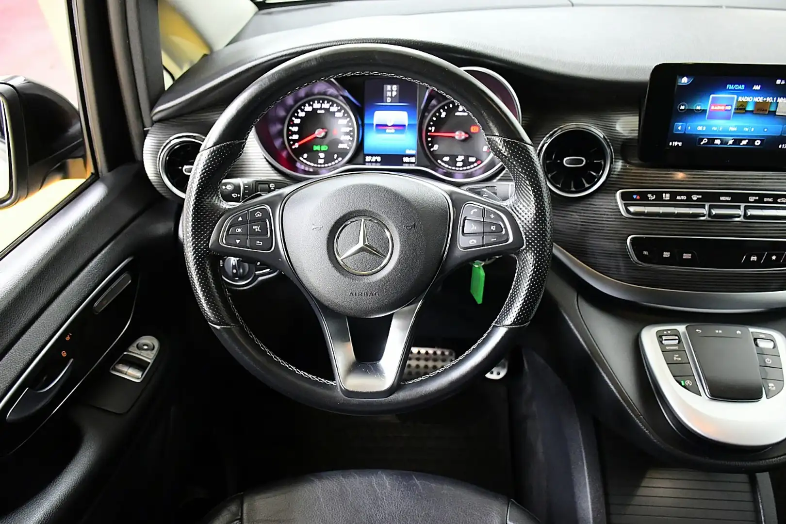 Mercedes-Benz V 250 d Kombi 4MATIC lang  Aut. Grau - 2