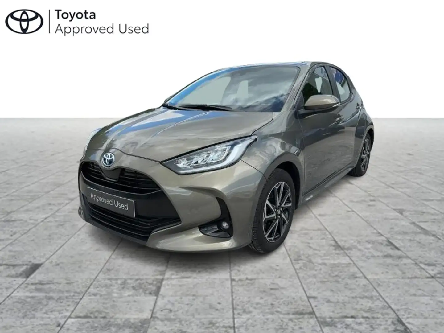 Toyota Yaris Iconic Brons - 1