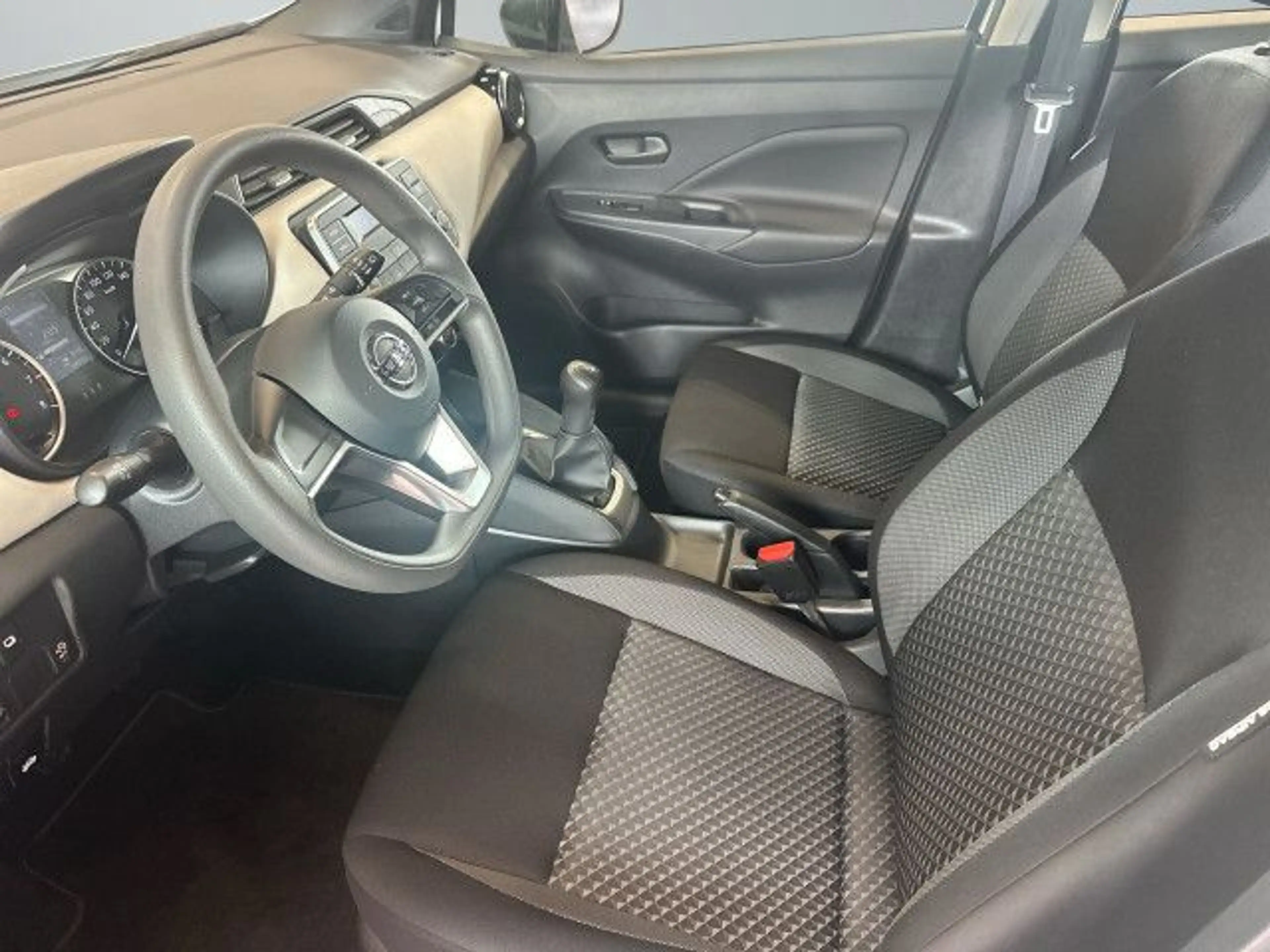 Nissan Micra Visia Plus 1.0 IG-T Bluetooth Klima — photo 12