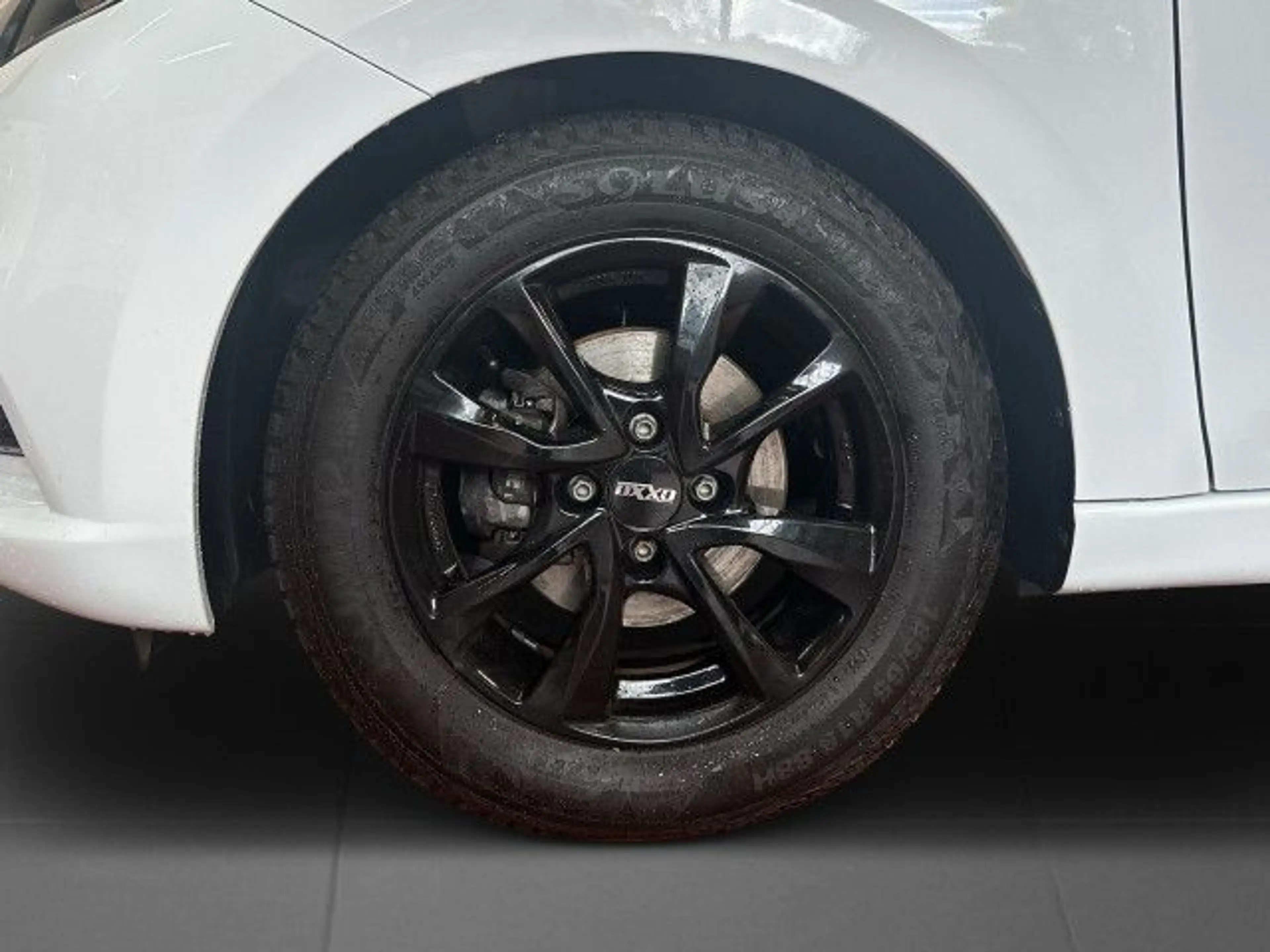 Nissan Micra Visia Plus 1.0 IG-T Bluetooth Klima — photo 9