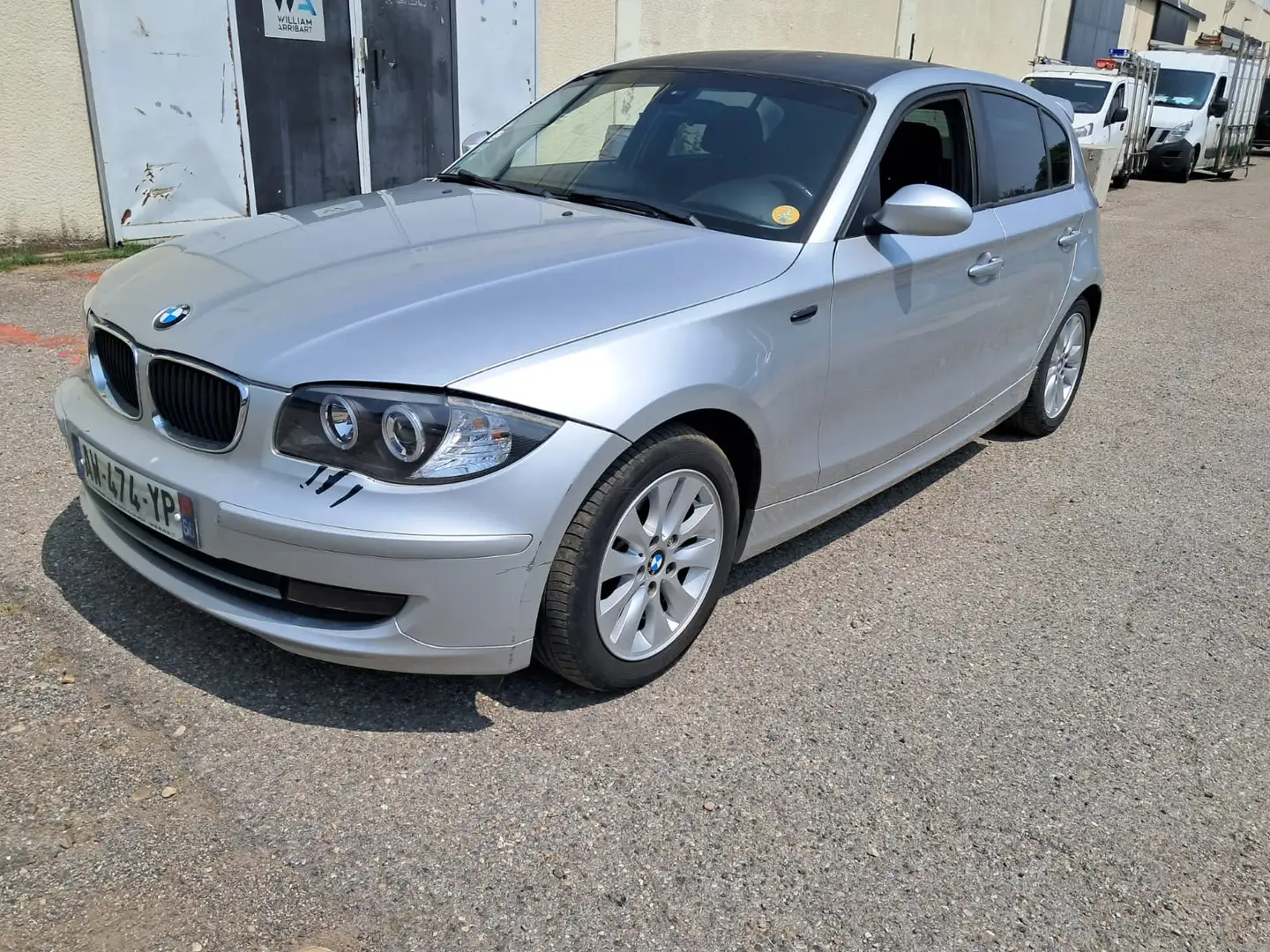 BMW 118 118d 143 ch Confort - 1