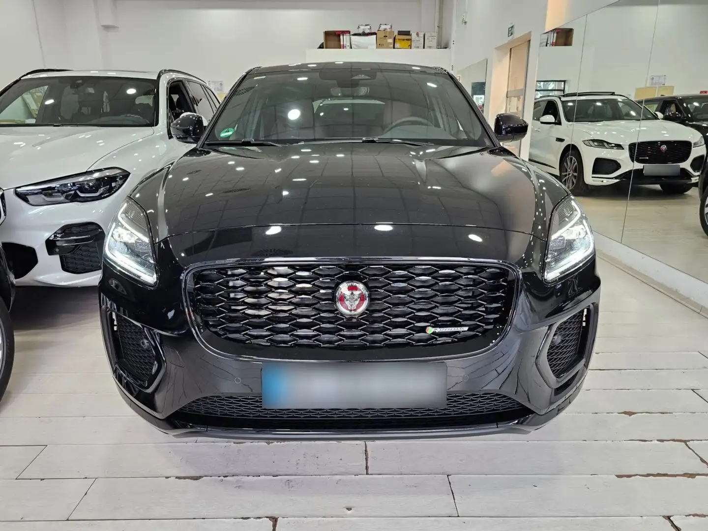 Jaguar E-Pace R-Dynamic SE Navi Camera Tetto C.20" LED BlackPack Nero - 2