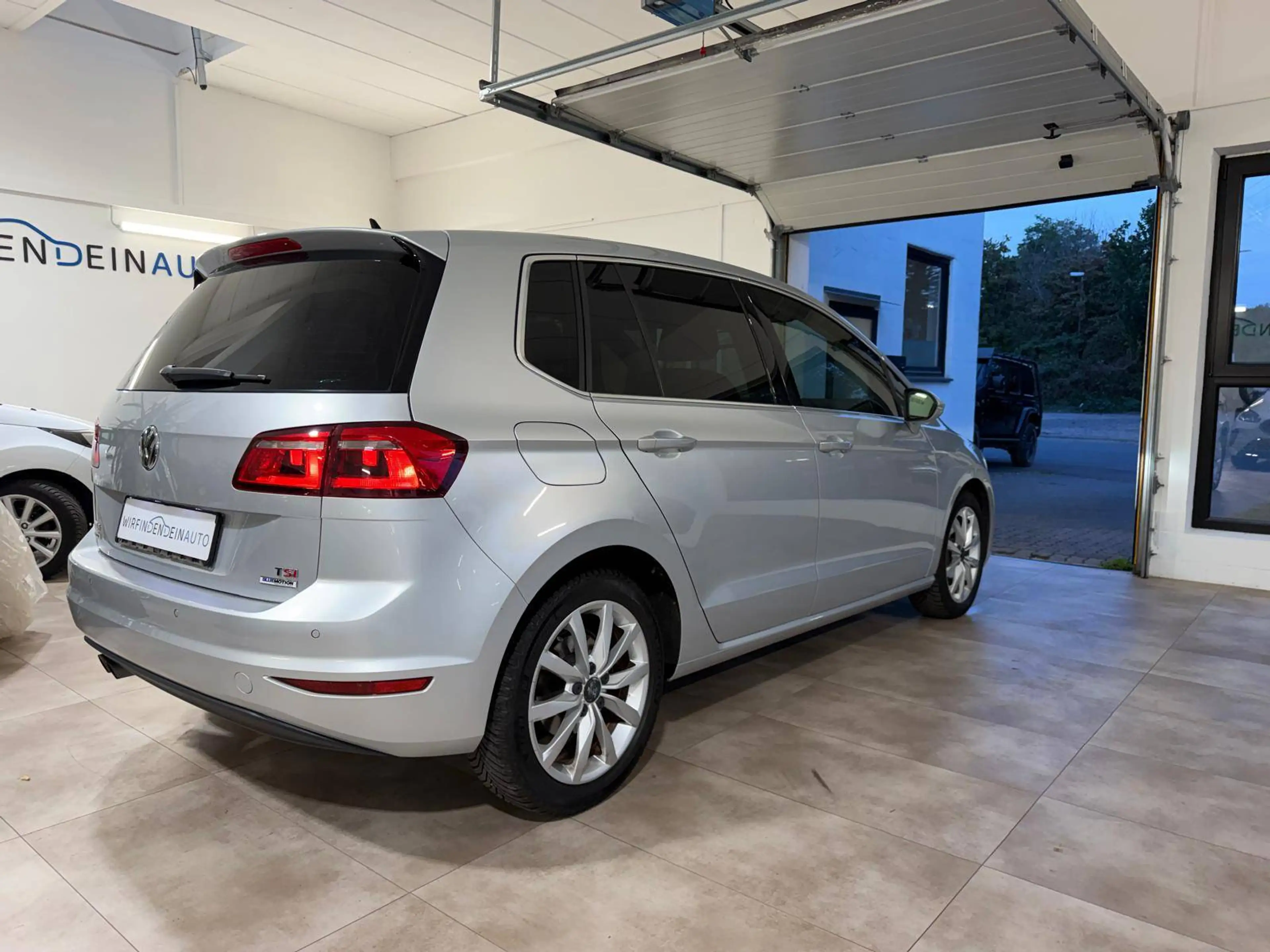 Volkswagen Golf Sportsvan Highline BlueMotion — photo 4