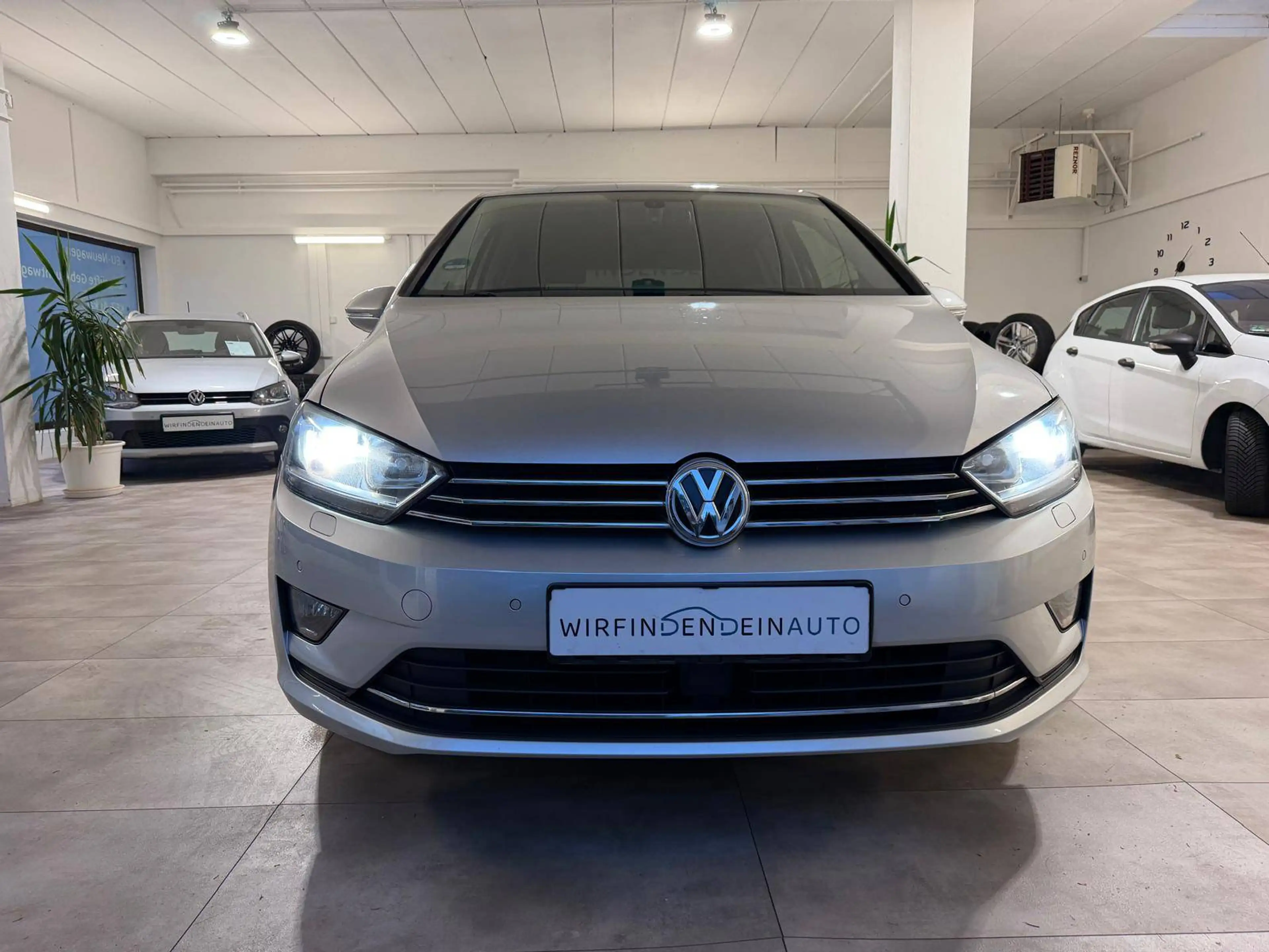 Volkswagen Golf Sportsvan Highline BlueMotion — photo 3