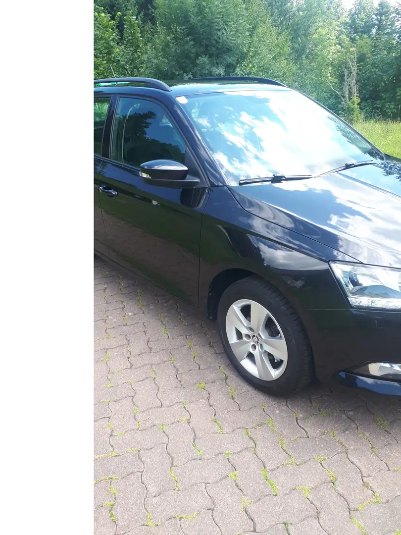 Skoda Fabia Fabia Combi 1,0 20 20 Schwarz - 2