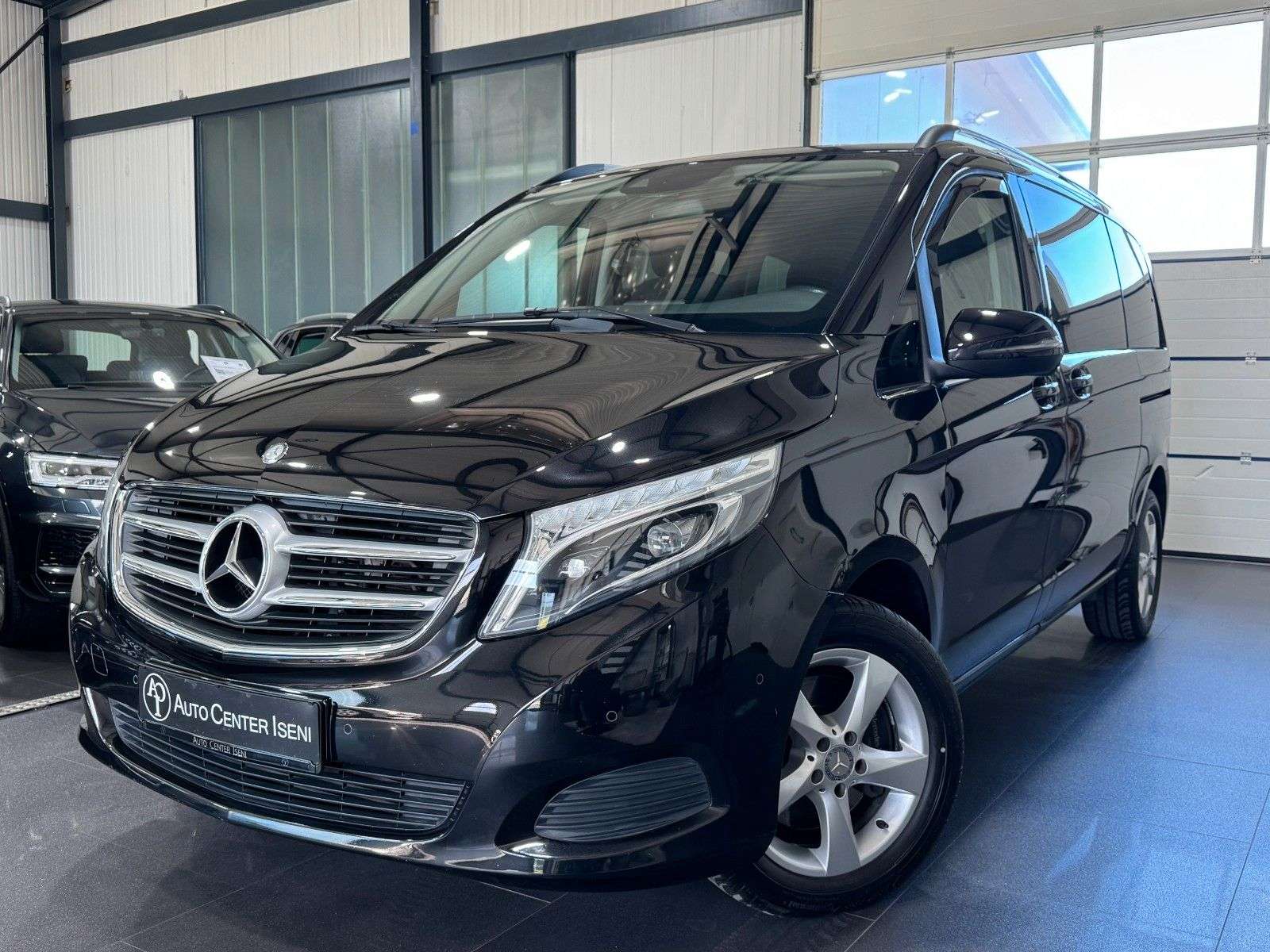 Second hand Mercedes Benz V-Class 
