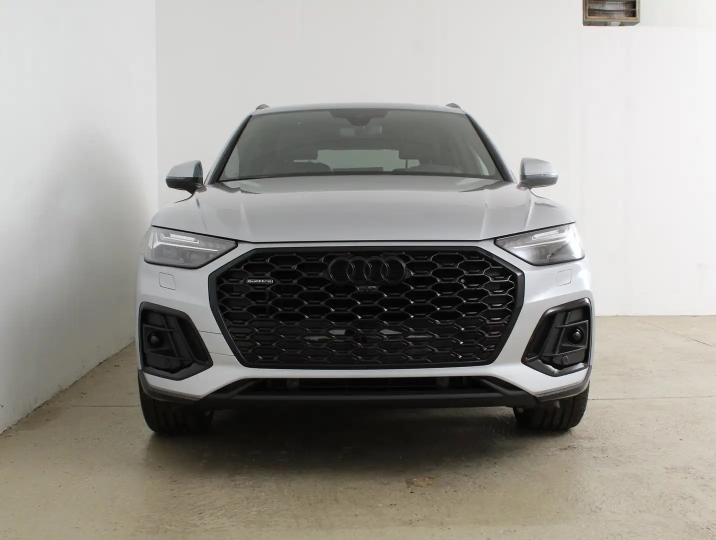 Audi Q5 40 TDI quattro admired Silber - 2