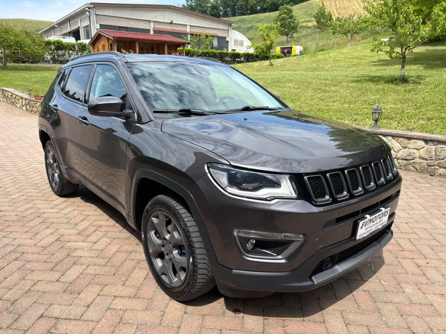 Jeep Compass 2.0 Multijet II aut. 4WD Limited Grau - 2