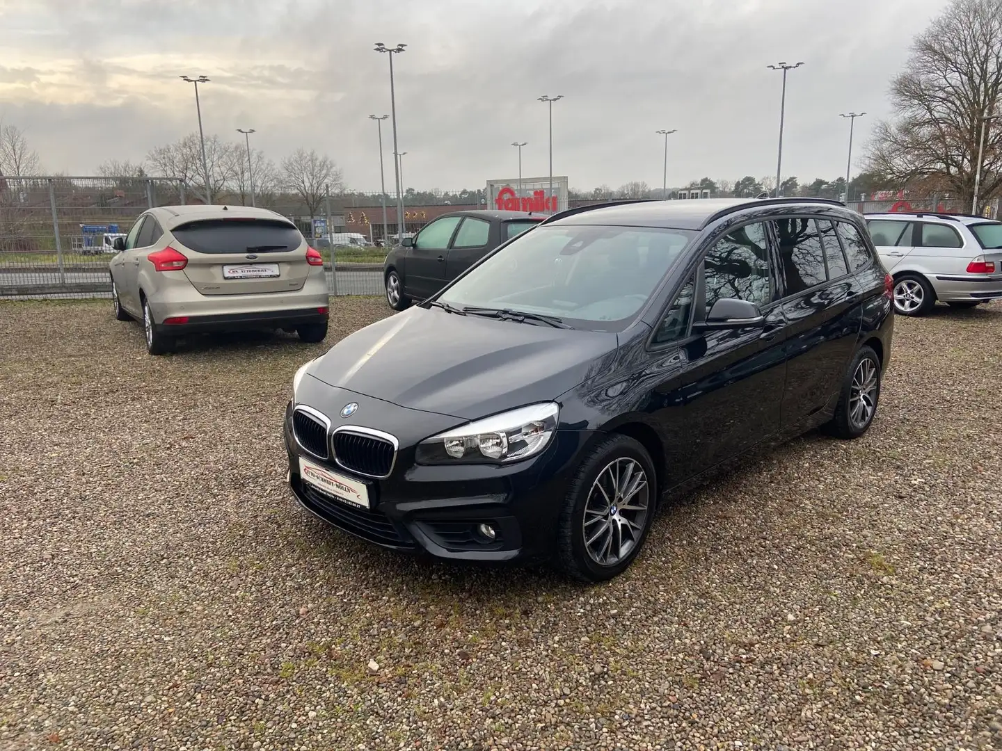 BMW 218 2 Gran Tourer 218 d Advantage Schwarz - 2