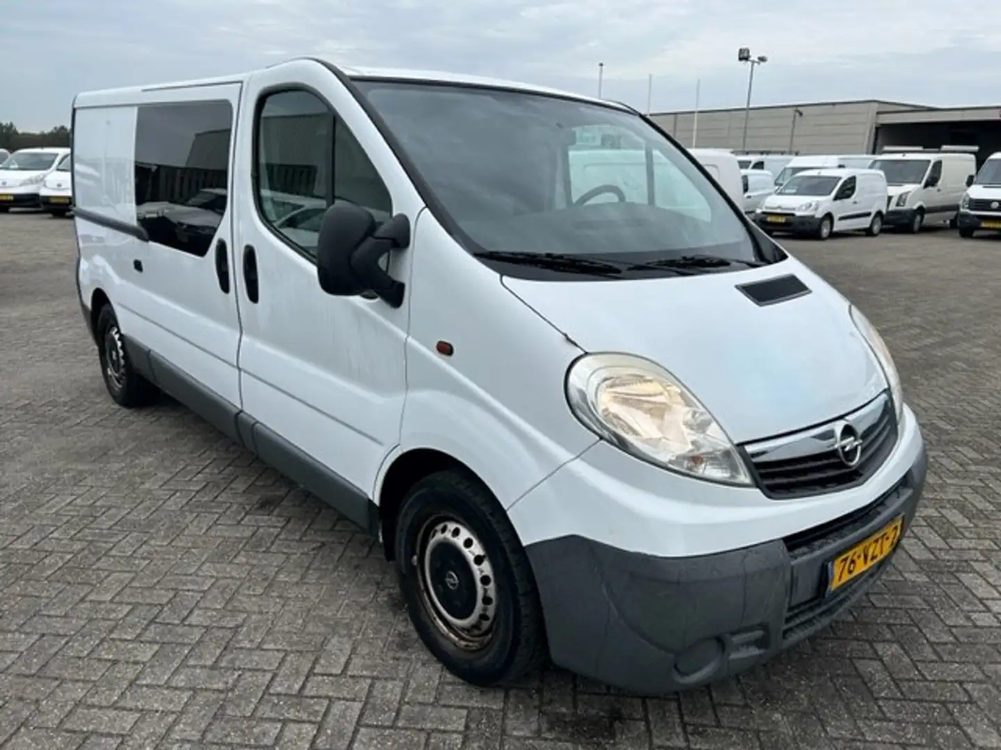 Opel Vivaro 2.5 CDTI L2H1 AIRCO I 2 ZITS I TREKHAAK I L2 I STO Wit - 2