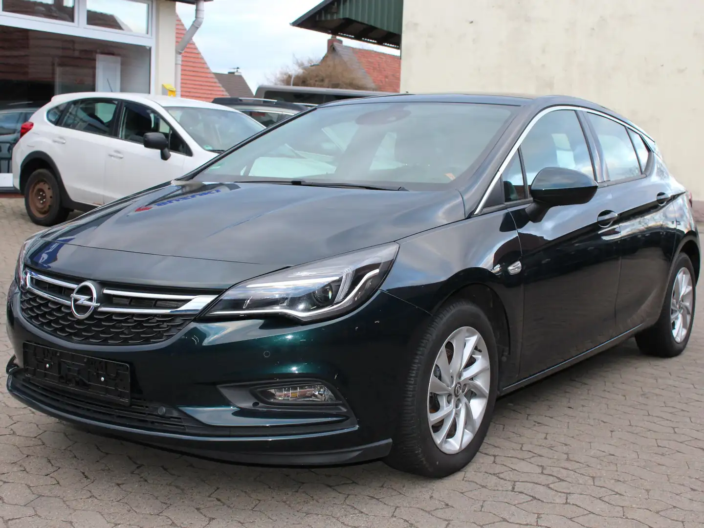 Opel Astra INNOVATION inkl. AHK Grün - 2
