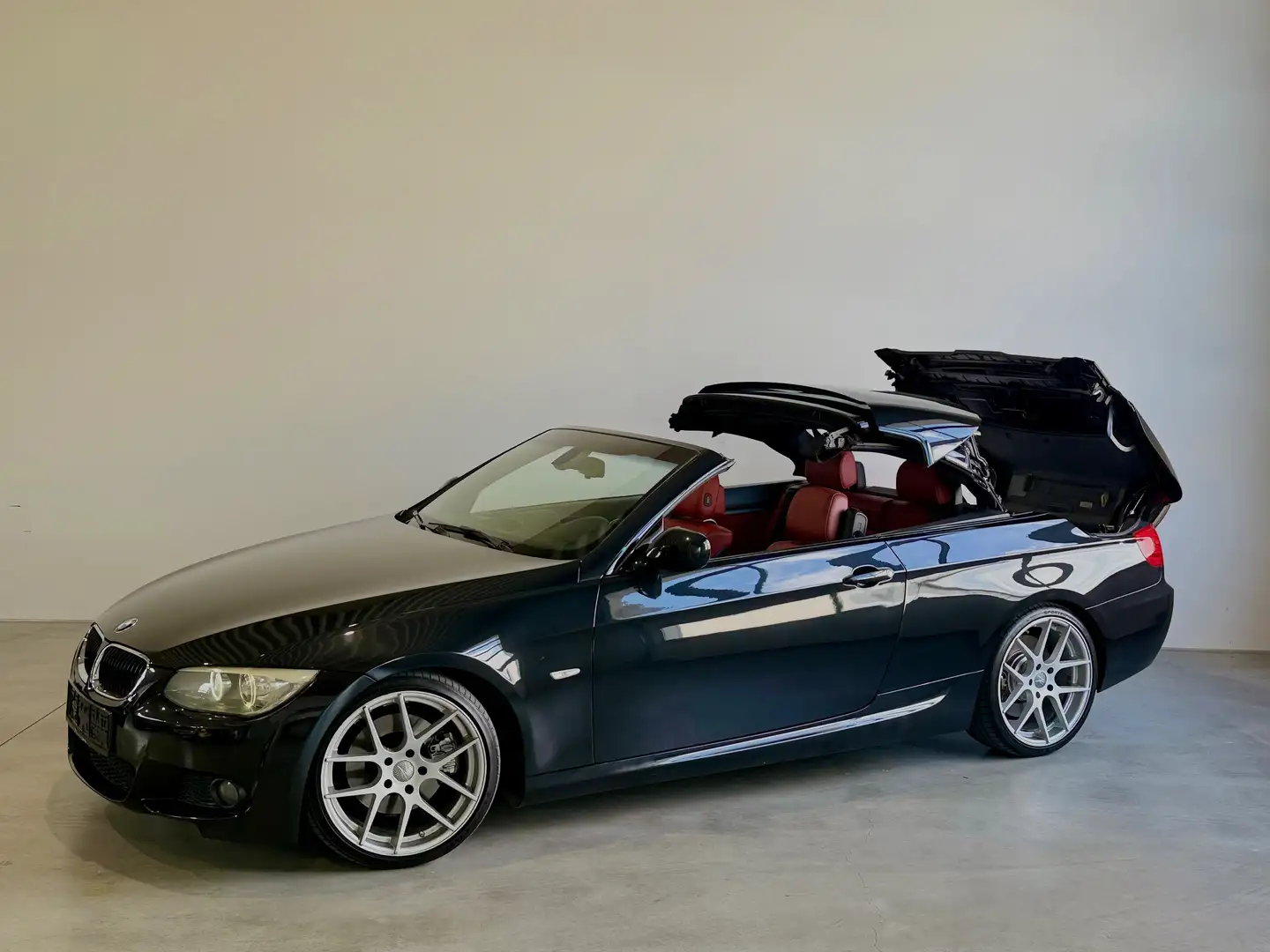 BMW 325 325d M-Paket, HARMAN KARDON,CIC,ZP 19ZOLL,STAGE 3 Schwarz - 1
