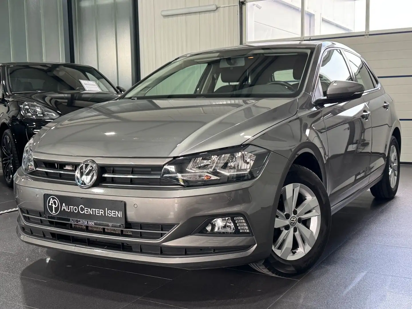 Volkswagen Polo VI Comfortline | ALU | SHZ | PDC | Gris - 1