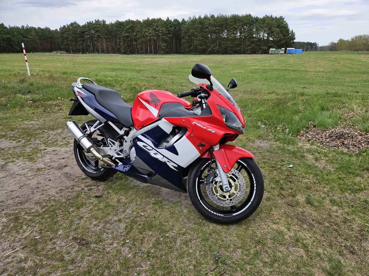 Honda CBR 600 F Rojo - 1