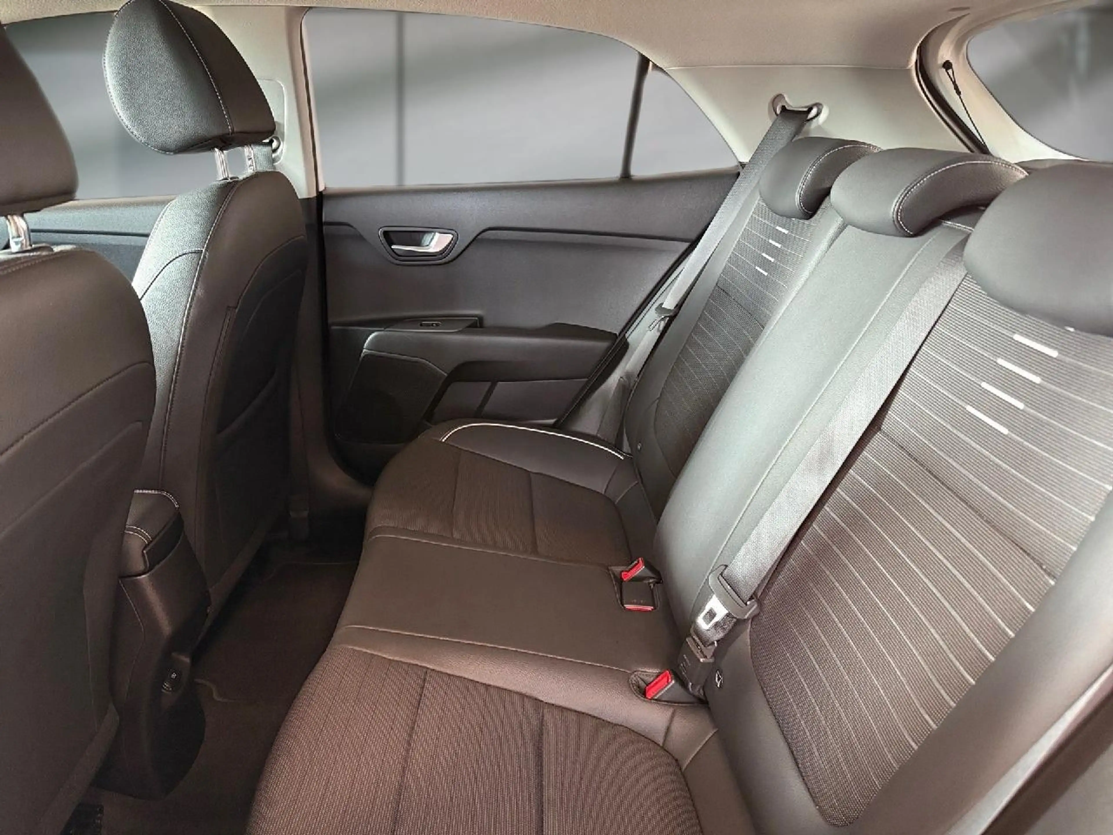 Kia Rio GT-Line — photo 15