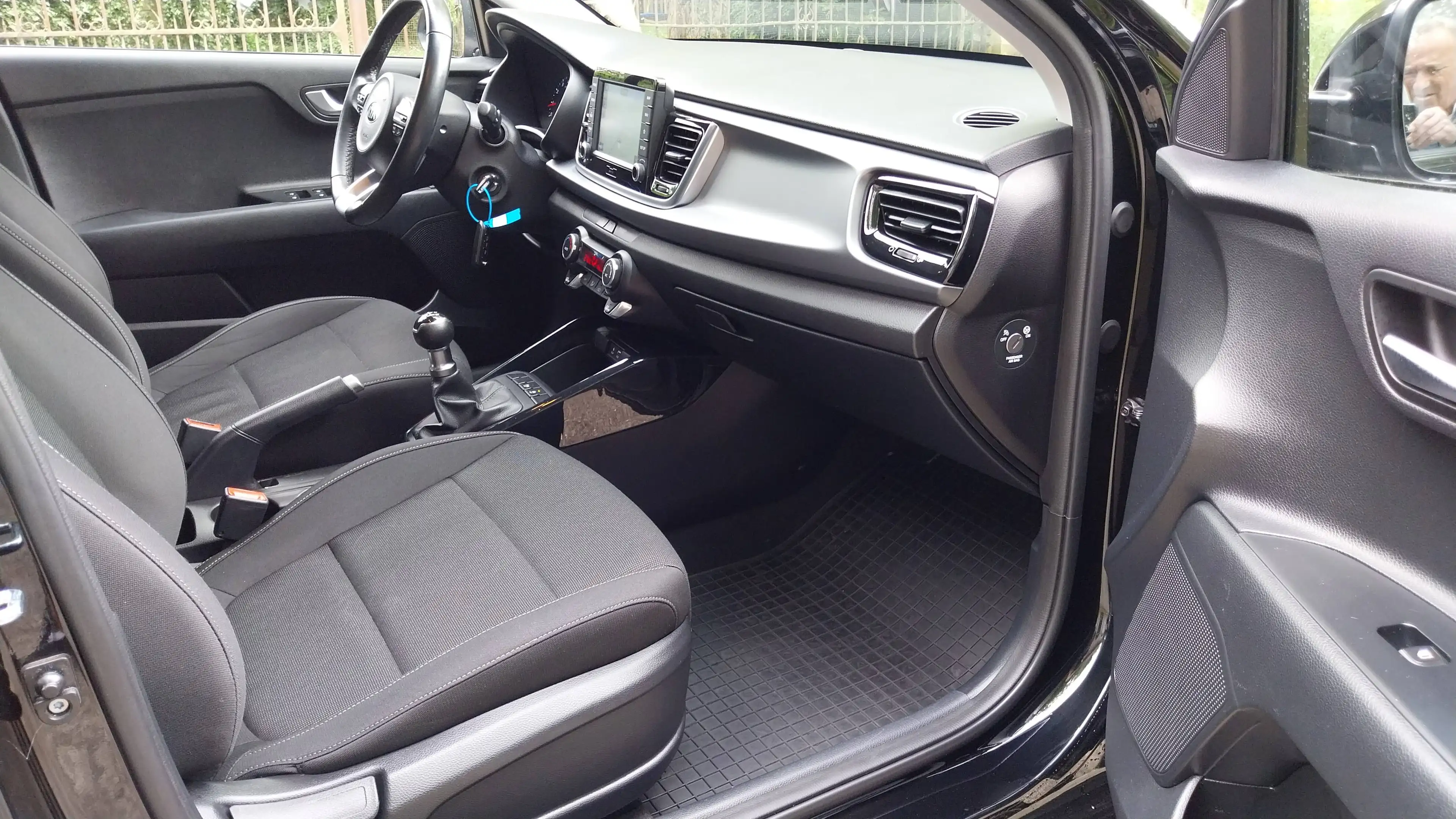 Kia Rio Rio 1.2i /85cv/1er prop./ carnet complet/ bon état — photo 10