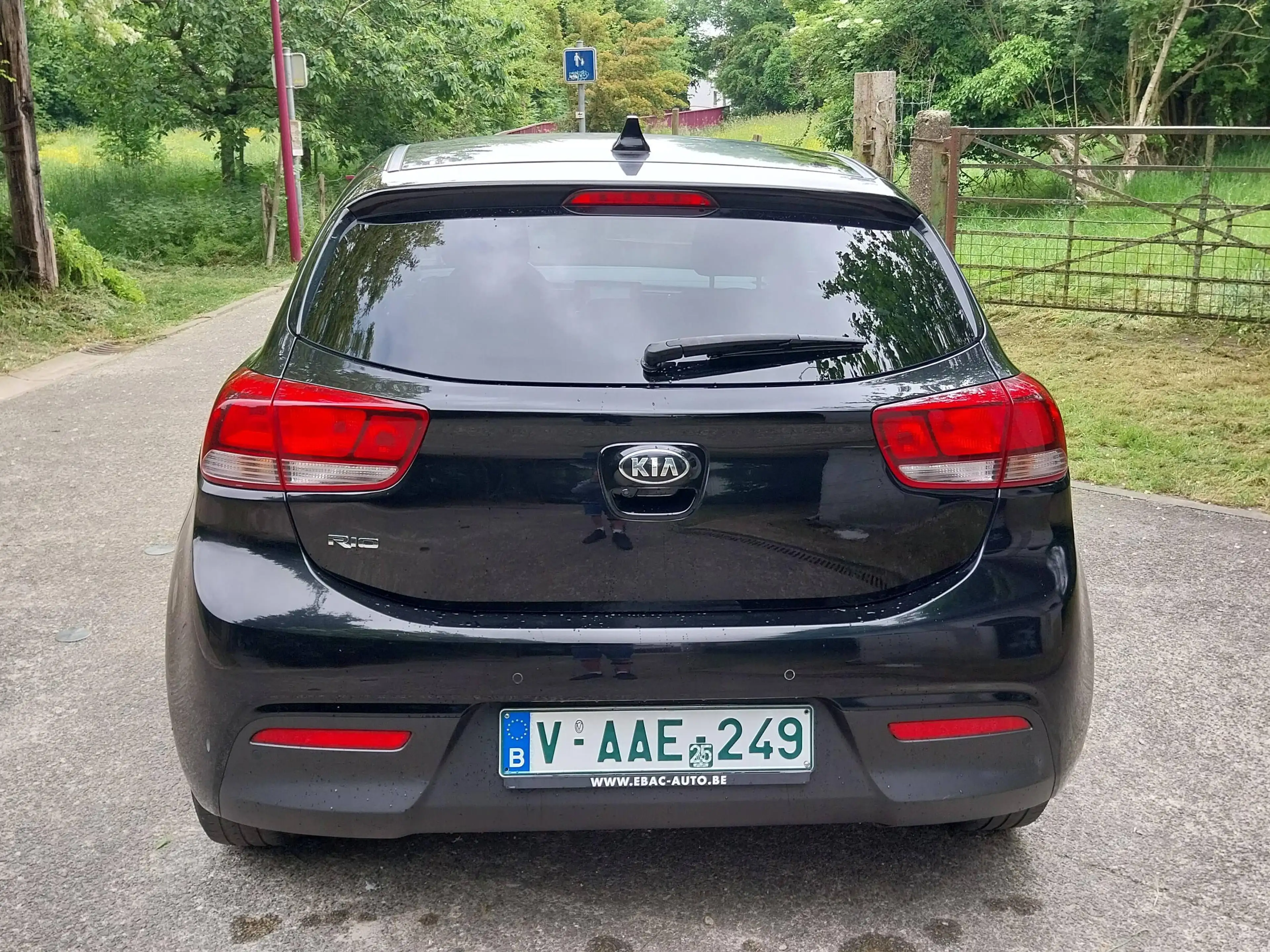 Kia Rio Rio 1.2i /85cv/1er prop./ carnet complet/ bon état — photo 7