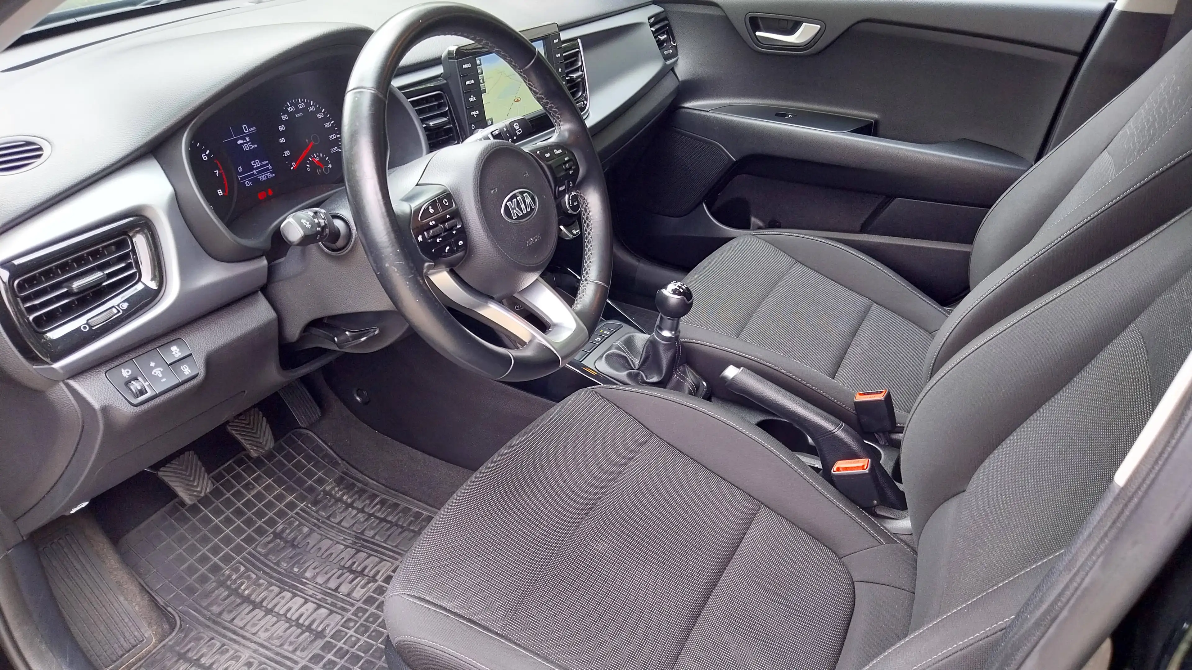 Kia Rio Rio 1.2i /85cv/1er prop./ carnet complet/ bon état — photo 11