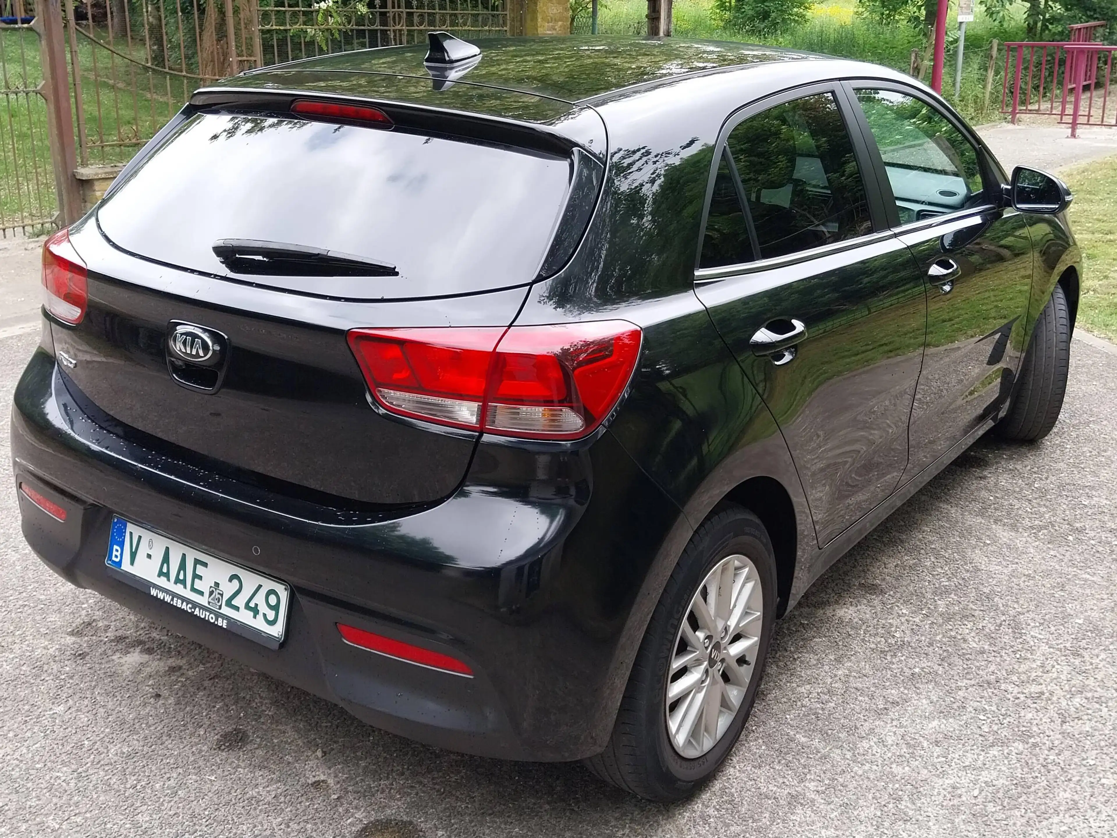 Kia Rio Rio 1.2i /85cv/1er prop./ carnet complet/ bon état — photo 8