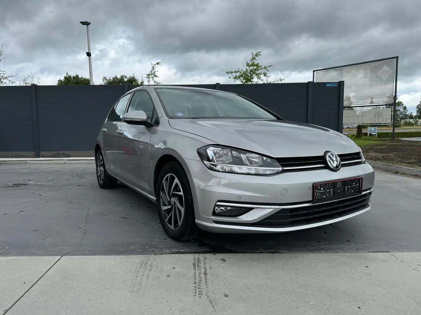 Volkswagen Golf 1.0 TSI IQ.Drive OPF (EU6.2) Grijs - 1