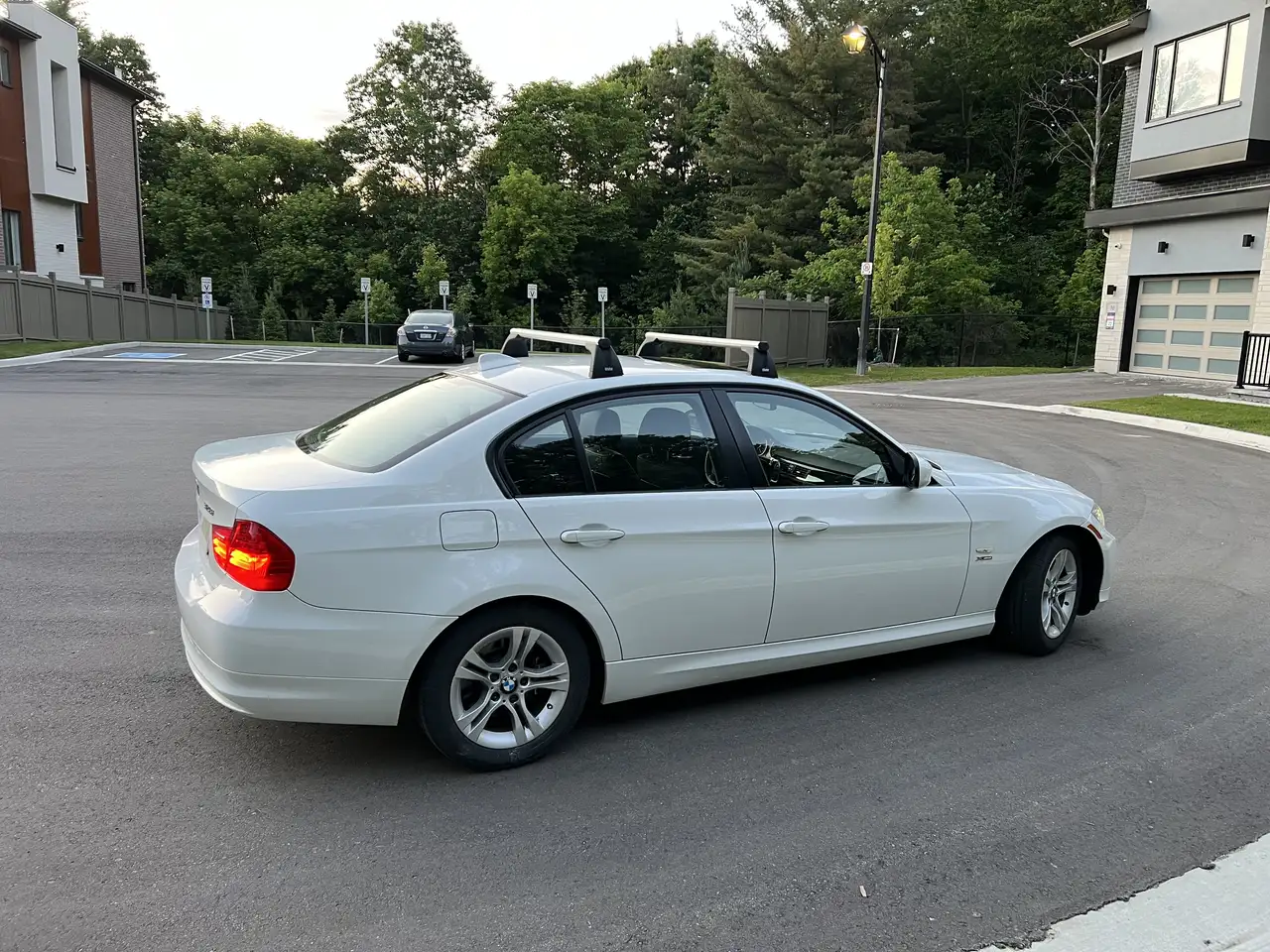 BMW 3 Series снимка BMW 3 Series