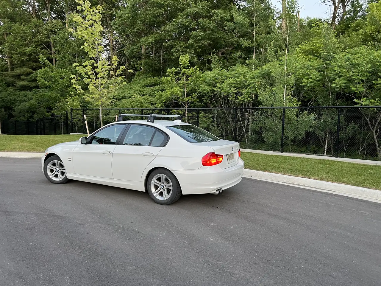 BMW 3 Series снимка BMW 3 Series