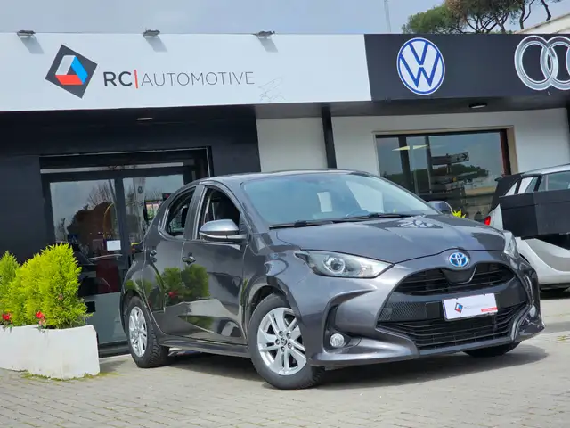 Toyota Yaris view 3