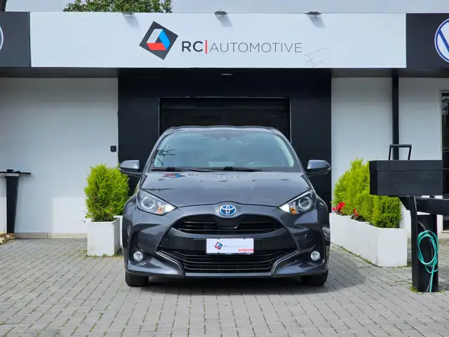 Toyota Yaris view 4