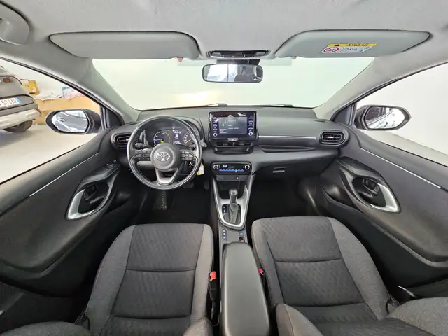 Toyota Yaris view 9