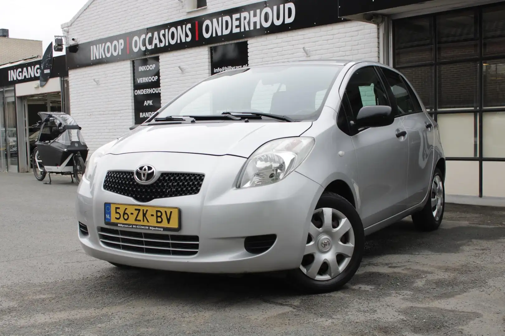 Toyota Yaris 1.0 VVTi Spirit / Elektrische ramen / Trekhaak Grijs - 1